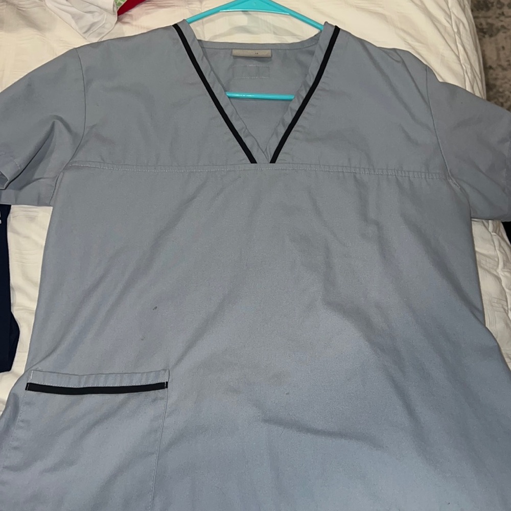 Scrub top